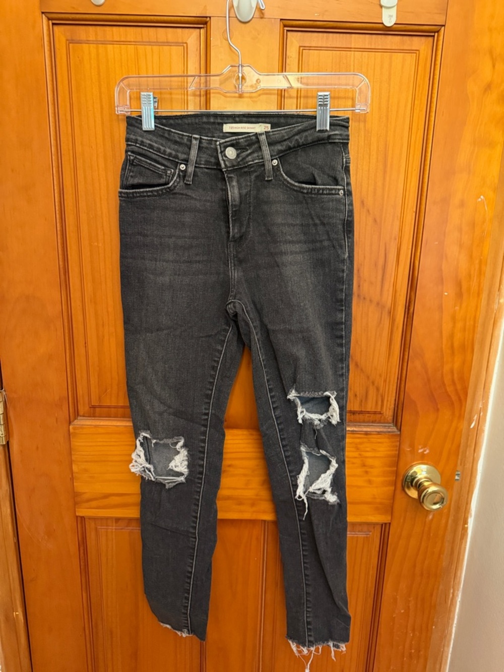 Levi's Black Distressed High-Rise Skinny Jeans
